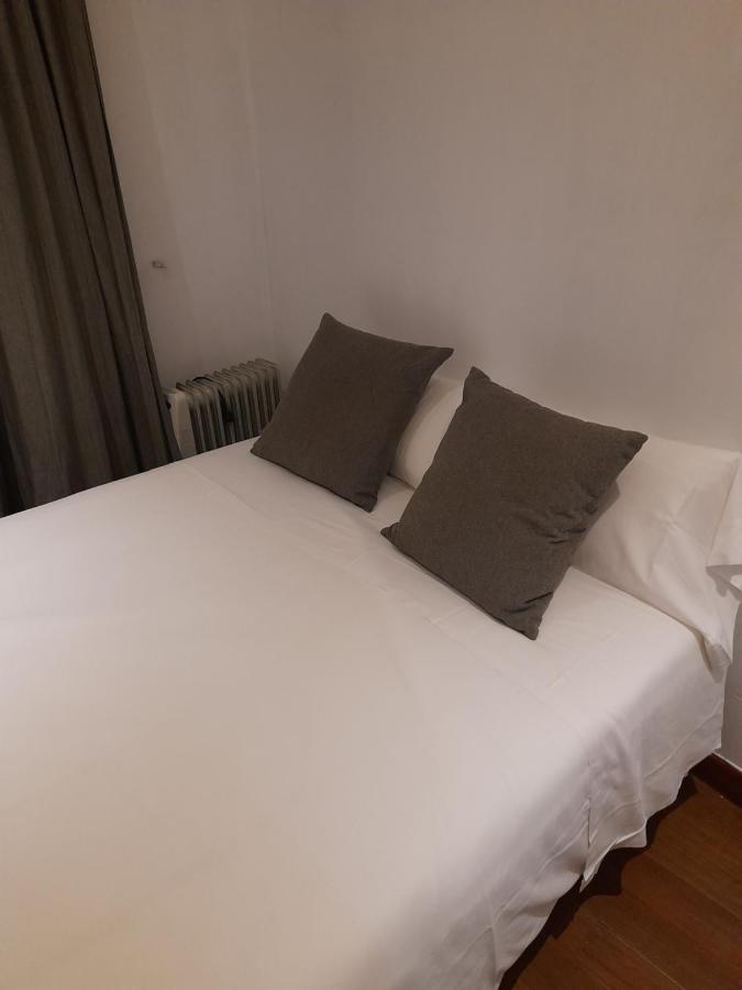Bv Rooms Madrid Bagian luar foto