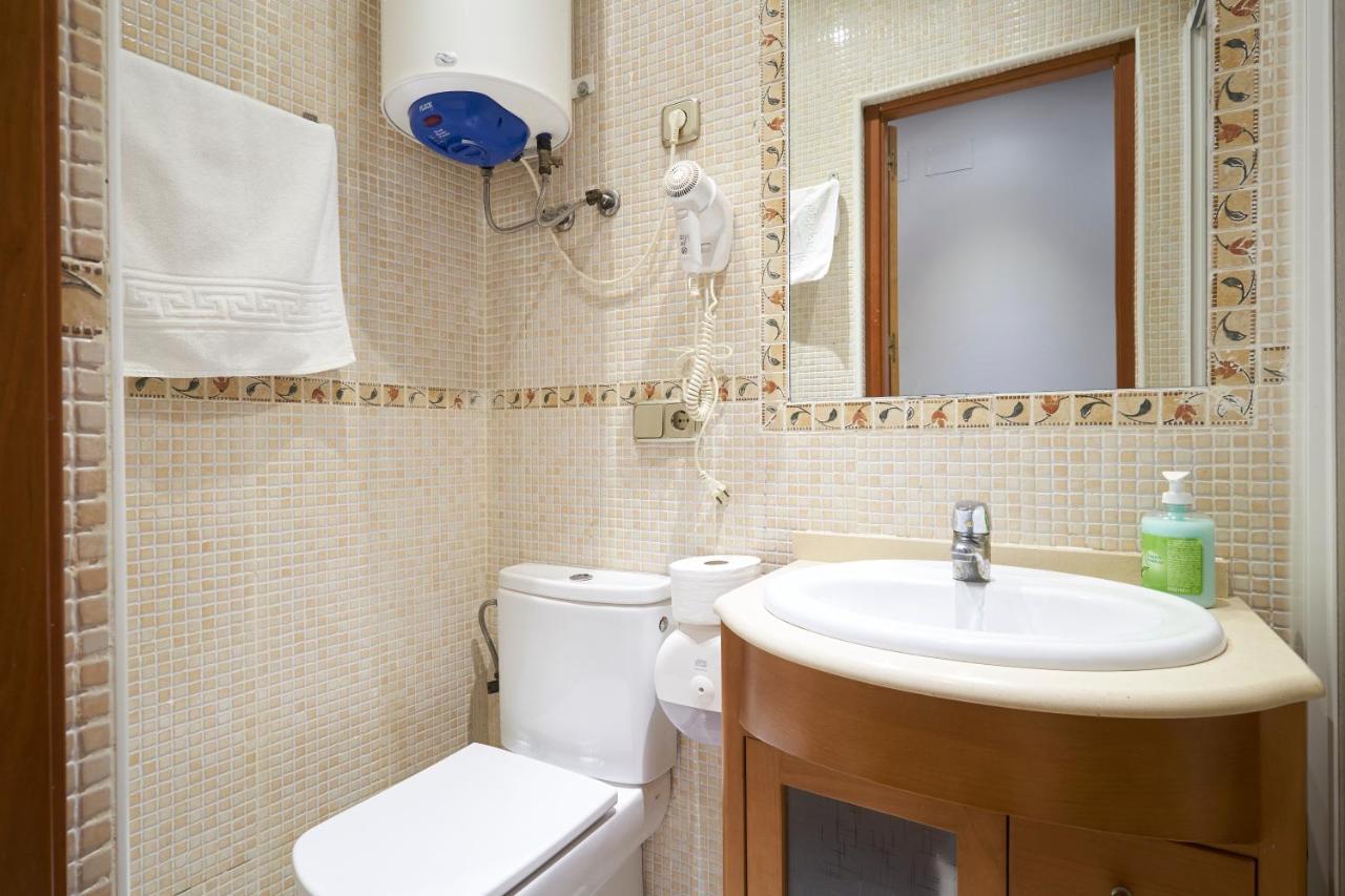Bv Rooms Madrid Bagian luar foto
